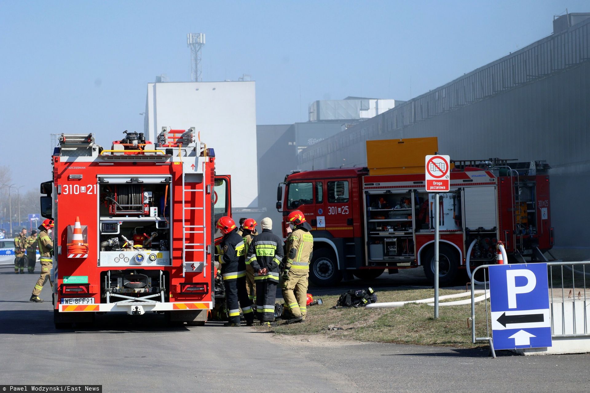 Wielki pożar w Czersku. Płonie "chiński market"