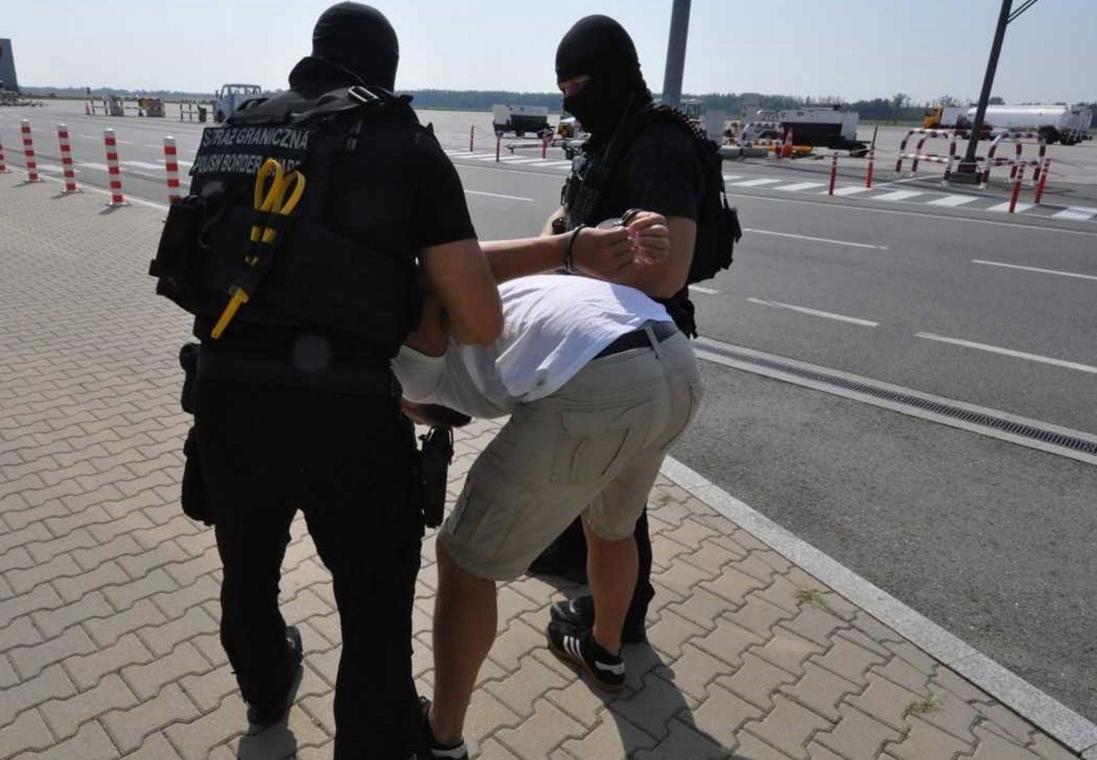 Alimenciarz zatrzymany na lotnisku. Polak ukrywał się przez 6 lat