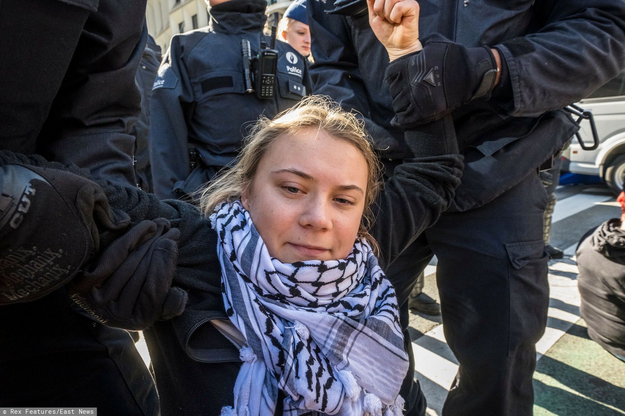 Greta Thunberg podczas protestu w Brukseli
Mandatory Credit: Photo by Wiktor Dabkowski/ZUMA Press Wire/Shutterstock (14760236j)
Activists, including Swedish activist Greta Thunberg, block street at the center of the city during a civil disobedience action in Brussels, Belgium on 05/10/2024 The protest, organized by United for Climate Justice, called for an immediate end to EU fossil fuel subsidies. Demonstrators demanded urgent government action on climate change, highlighting the impact of continued fossil fuel use on the environment and vulnerable communities. All activists including Thunberg were arrested by Wiktor Dabkowski
Swedish activist Greta Thunberg is arrested during protest in Brussels, Bxl, Belgium - 05 Oct 2024
Wiktor Dabkowski/ZUMA Press Wire