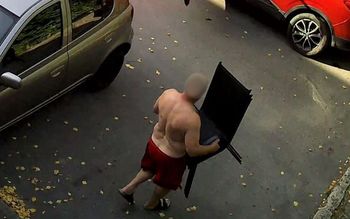 Przyłapano go z krzesłami. Bezczelne zachowanie 55-latka z Małopolski