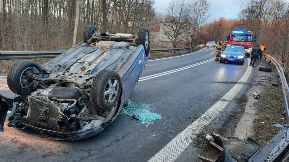 Śląskie. Kierowca volkswagena miał sporo szczęścia.