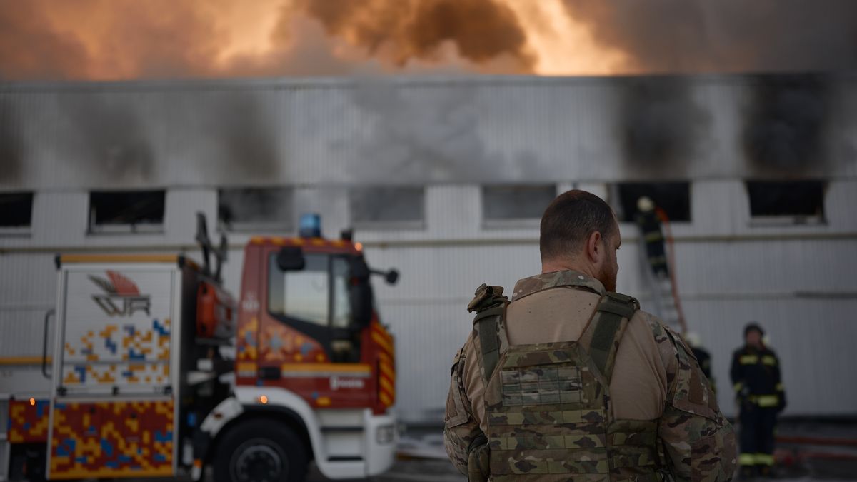 KYIV, UKRAINE - SEPTEMBER 16: A fire burns at a warehouse complex preliminarily identified as belonging to Kyiv Customs after debris from a Russian drone fell in the Sviatoshynskyi district on September 16, 2026 in Kyiv, Ukraine. One person was injured and hospitalized, according to Kyiv Mayor Vitali Klitschko, while the Kyiv City Military Administration reported that the falling debris caused a fire inside a warehouse building. (Photo by Kostiantyn Liberov/Libkos/Getty Images)