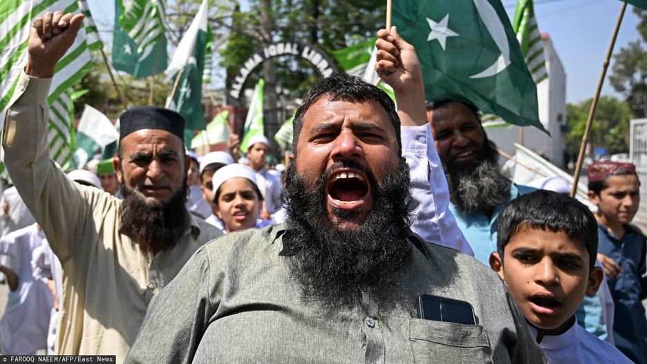 Temporary
FAROOQ NAEEM