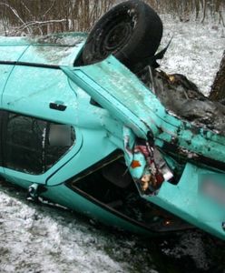 Śląskie. Blisko tragedii. Dachowanie w Truskolasach.