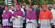 Więcej niż papież! Tak zarabiają polscy arcybiskupi. Kwota? Złapaliśmy się za głowę