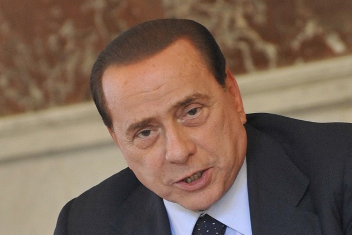 86-letni Berlusconi wciąż w formie. Obiecuje piłkarzom "bunga bunga"