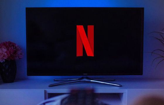 Netflix: Tańszy pakiet z reklamami może być uboższy w treści