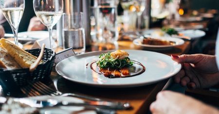 Niezaszczepieni obejdą się smakiem? To pierwsza restauracja, która to zrobiła