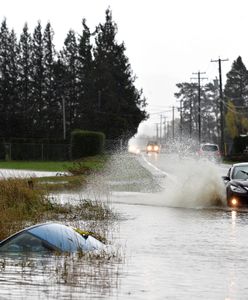 Kanada. 275 osób utknęło na autostradzie. Zeszła na nią lawina błotna