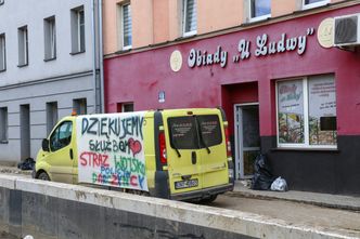 Bank wysłał ostrzeżenie. "Oszuści żerują na tragedii"