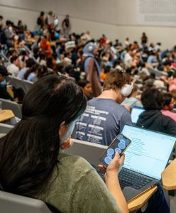 Co studiować, by szybko znaleźć pracę? Jeden zawód bije inne na głowę