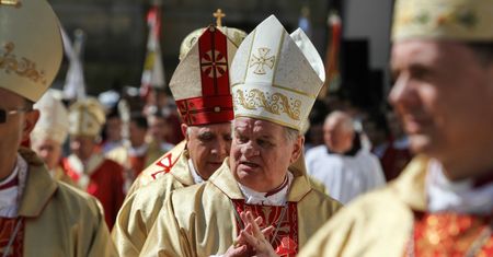 Biskup Tadeusz Rakoczy ukarany. Jest decyzja Watykanu