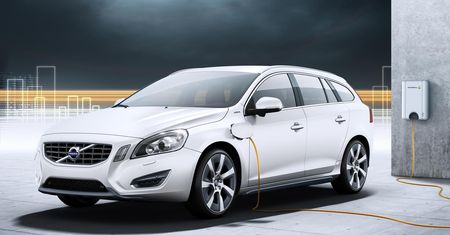 Volvo zwiększa produkcję modelu V60 Plug-In Hybrid [wideo]