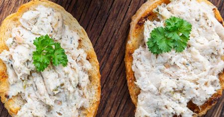 Ta pasta to najlepsze smarowidło do chleba. Robię ją niemal w każdy piątek
