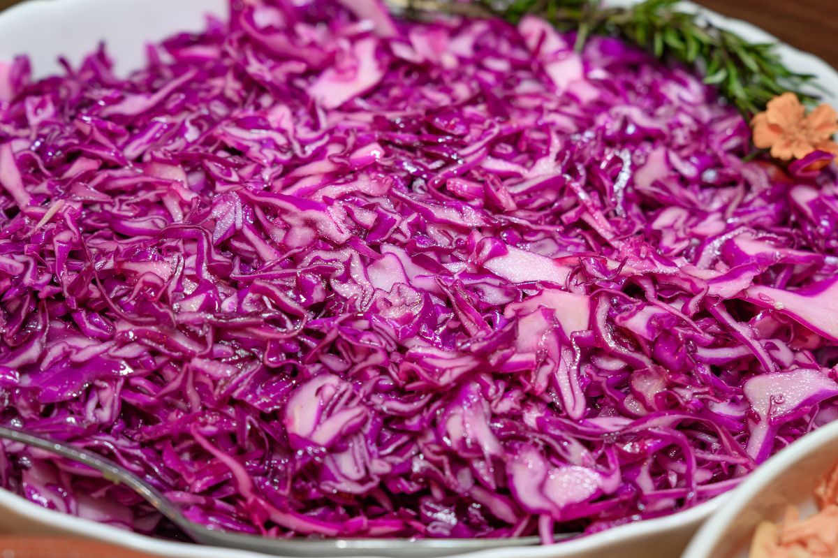 Najlepsza surówka z czerwonej kapusty do obiadu. Smakuje jak w restauracji