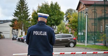13-latka zatrzymana w Płocku. Groziła śmiercią uczniom