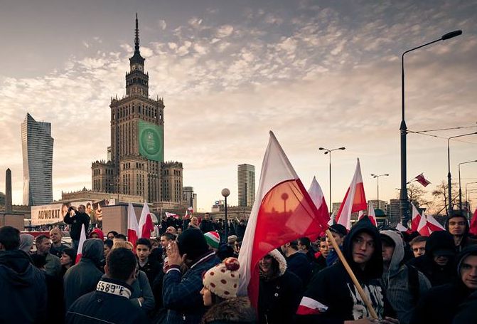 11 listopada drony nie będą mogły latać nad centrum Warszawy. Spisek? Nie, troska o bezpieczeństwo