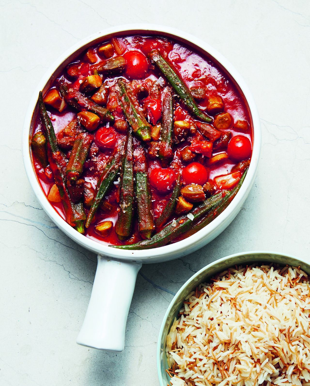 Okra z ryżem i makaronem vermicelli