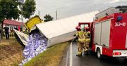 Wypadek na DK 50. Kierujący ciężarówką wpadł do rowu