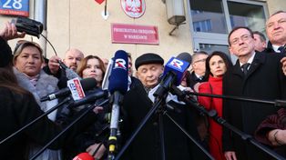 "To robi z nas oszołomów". Irytacja w PiS po wpisach Kamińskiego o Tusku