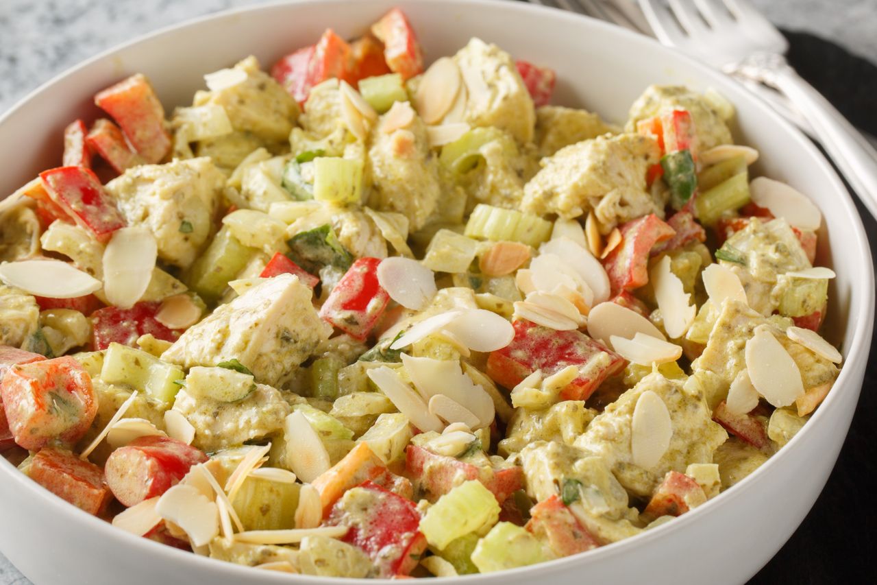 Ta sałatka to mój wielkanocny hit. Muszę robić 4 miski, żeby starczyło