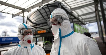Koronawirus w Polsce. III fala kontratakuje. Fatalne wieści