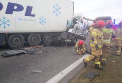 Groźny wypadek na ważnej trasie pod Warszawą. Lądował śmigłowiec LPR