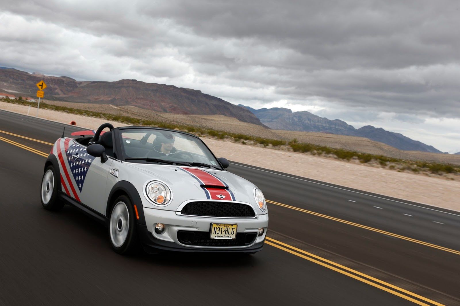 Galeria Mini jako celebracja sprzedaży półmilionowego egzemplarza w USA 261