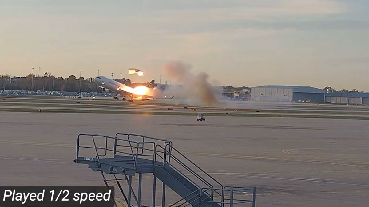 Moment katastrofy lotu UPS MD-11F.