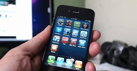 Problemy z anteną iPhone’a 4 potwierdzone! [wideo]
