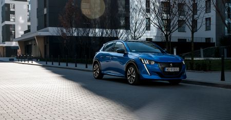Test Peugeota 208 GT-line: trzeba się w nim zakochać, bo w pojedynku "na punkty" zostaje w tyle