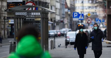 "Przyjmę każdą pracę". Wielu Polaków z dnia na dzień zostało bez środków do życia