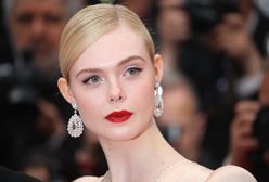 Elle Fanning choruje na egzemę. Pokazała, jak wygląda bez makijażu i zrobiła furorę