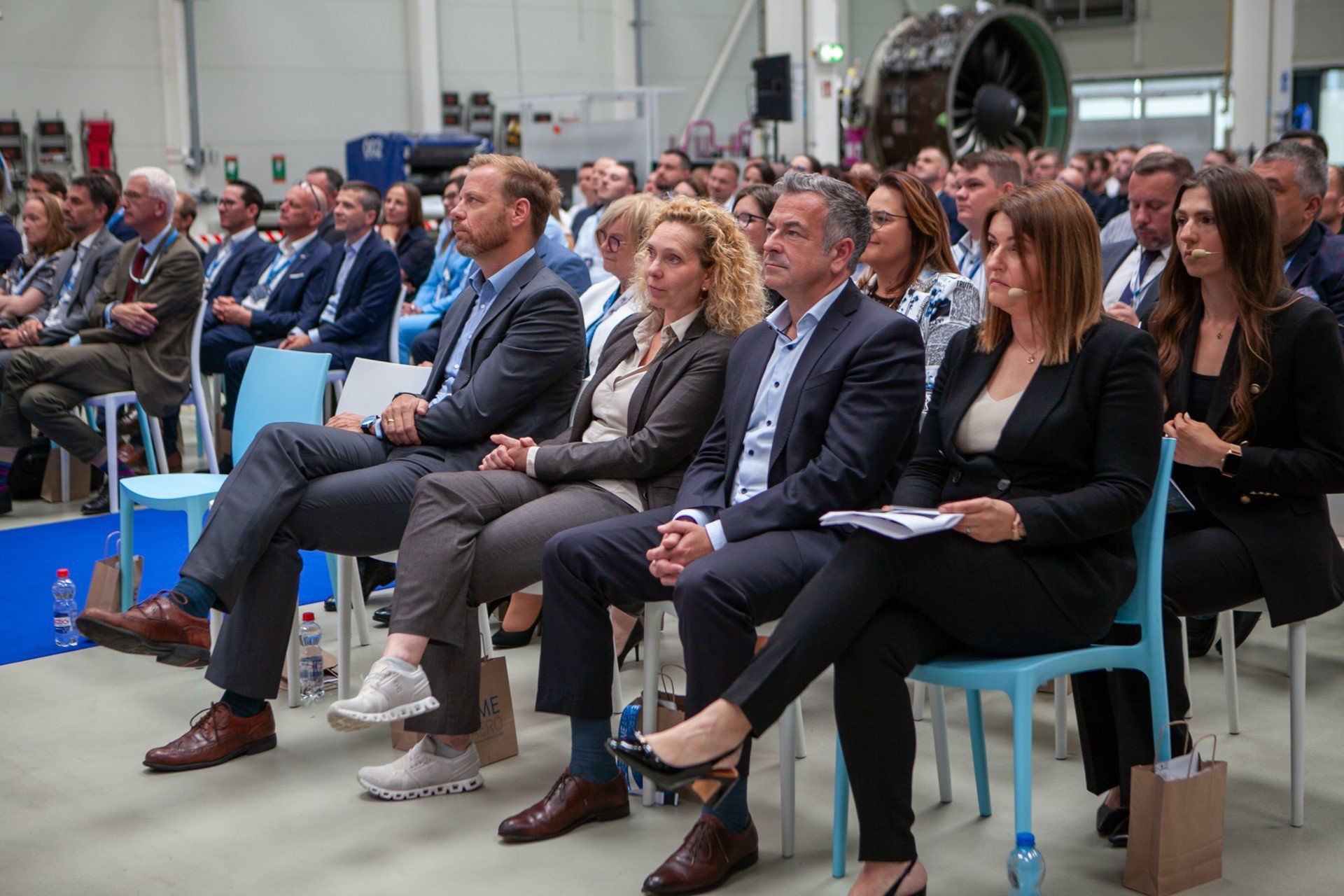 EME Aero może pochwalić się jednym z najnowocześniejszych zakładów serwisujących silniki lotnicze na świecie. Firma nie kryje radości z otwarcia drugiej komory testowej w Jasionce koło Rzeszowa. Po niespełna dwóch latach intensywnych prac, inwestycja o wartości ponad 150 milionów złotych została z powodzeniem ukończona.