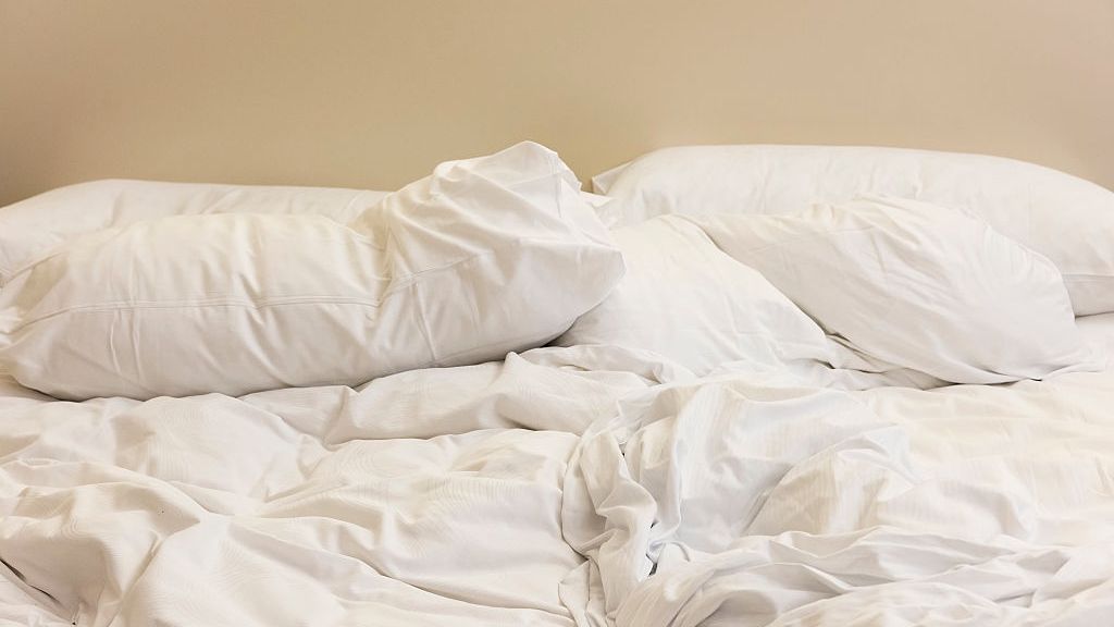 Zużyta pościel często bywa niezmieniana w hotelach 