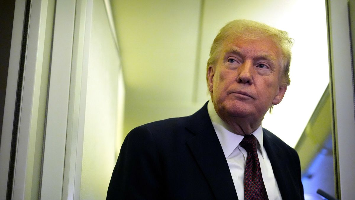 Temporary
President Donald Trump speaks to reporters aboard Air Force One, Sunday, March 15, 2026, en route from West Palm Beach, Fla. to Joint Base Andrews, Md. (AP Photo/Mark Schiefelbein)
Mark Schiefelbein