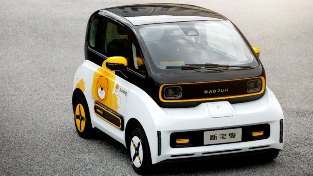 Baojun E300 mierzy mniej niż 300 cm długości.