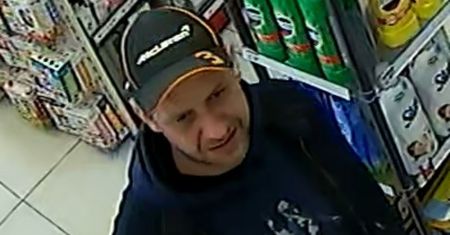 Ukradł perfumy w drogerii. Poznajecie go?