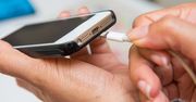 Telefon długo się ładuje? Nie zmieniaj baterii, tylko ładowarkę