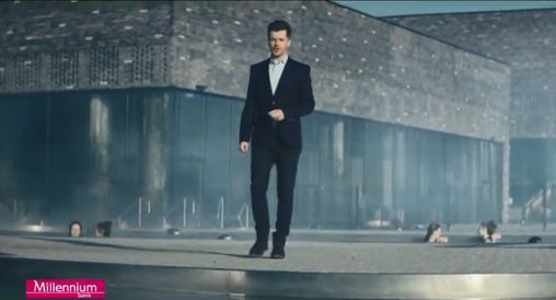 Radosław Kotarski w termach reklamuje konto 360° Banku Millenium