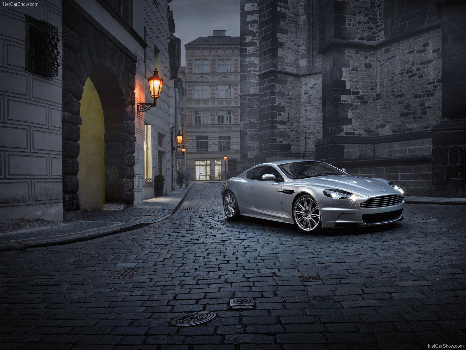 Aston Martin DBS 1