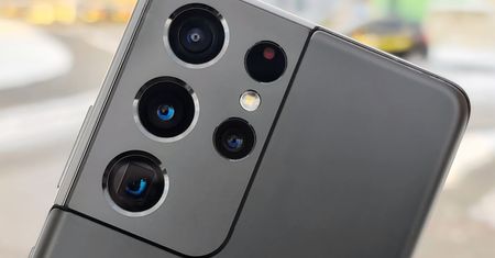 Sztuczna inteligencja usunie błędy z matryc w smartfonach. W końcu ktoś na to wpadł!