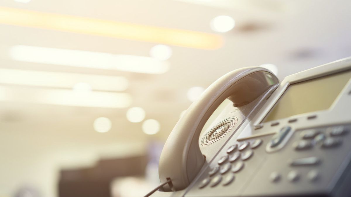 Dlaczego firmy nadal korzystają z telefonów stacjonarnych? 1