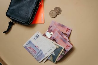 Masz w portfelu te zagraniczne banknoty? Wymień je, zanim stracą wartość