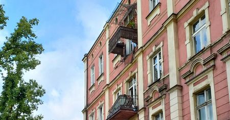 Balkon runął, zginęła kobieta. Rodzina wciąż czeka na sprawiedliwość