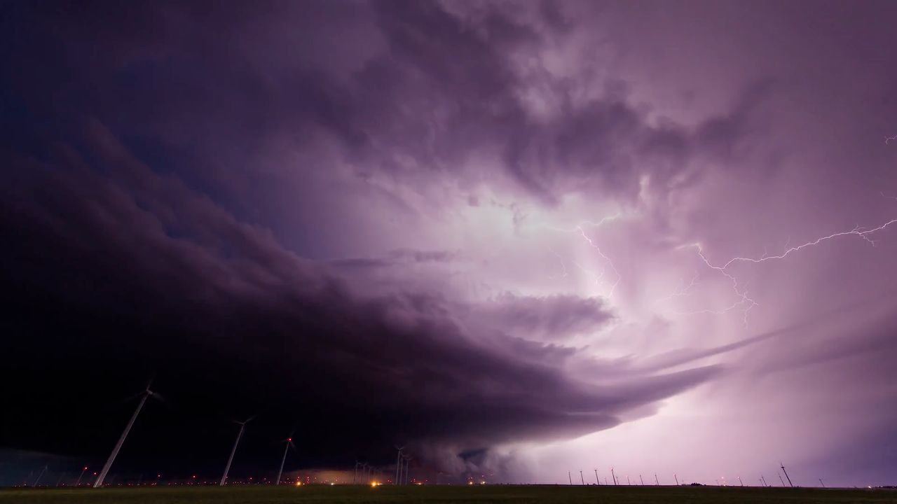 "Pościg" to film poklatkowy o pogoni za burzami, która ciągnęła się przez o 45 tys. km