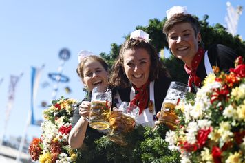 Ruszył Oktoberfest. Tyle trzeba zapłacić za piwo