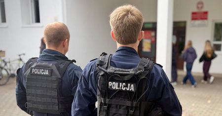Piła: Atrapa noża w szkole. Troje uczniów ukaranych mandatami