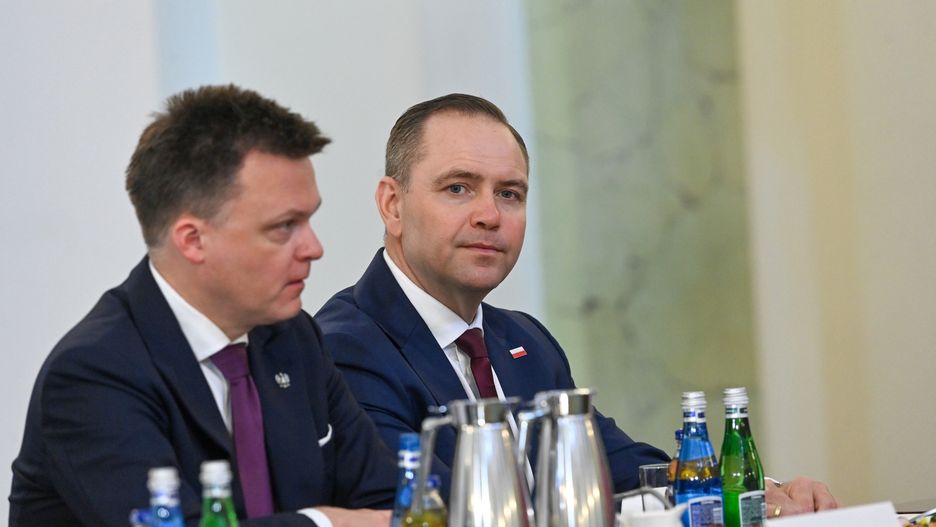 Karol Nawrocki, Szymon Ho�ownia
Warszawa, 18.06.2025. Prezydent elekt Karol Nawrocki (P) oraz marsza�ek Sejmu Szymon Ho�ownia (L) na posiedzeniu Rady Bezpiecze�stwa Narodowego w Pa�acu Prezydenckim w Warszawie, 18 bm. Posiedzenie RBN dotyczy�o bezpiecze�stwa energetycznego pa�stwa oraz prezentacji polskich priorytet�w na nadchodz�cy Szczyt NATO w Hadze. (amb) PAP/Piotr Nowak
Piotr Nowak
konferencja, polityk, polityk polityka, polityka, posiedzenie, prasowa, Rada Bezpiecze�stwa Narodowego, Rady Bezpiecze�stwa Narodowego, RBN