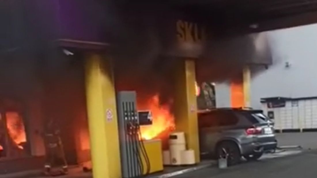 Pożar wybuchł na stacji paliw w Tarnowie 